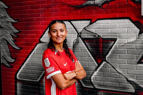 Sabrine Ellouzi tekent bij AZ vrouwen