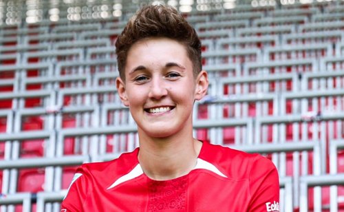 Floor Spaan tekende nieuw contract bij AZ vrouwen