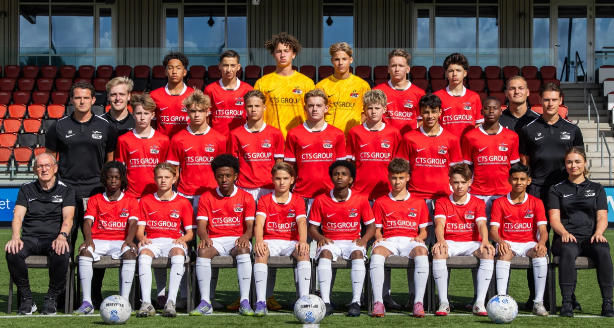 AZ o15 verliest strijd om landstitel