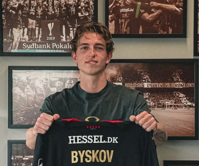 AZ denkt aan Valdemar Byskov als alternatief voor Thom van Bergen