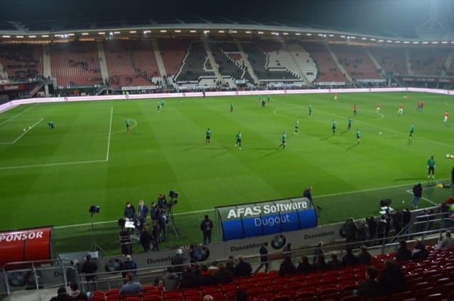 Wesley Hoedt maakt na bijna zes maanden rentree bij AZ